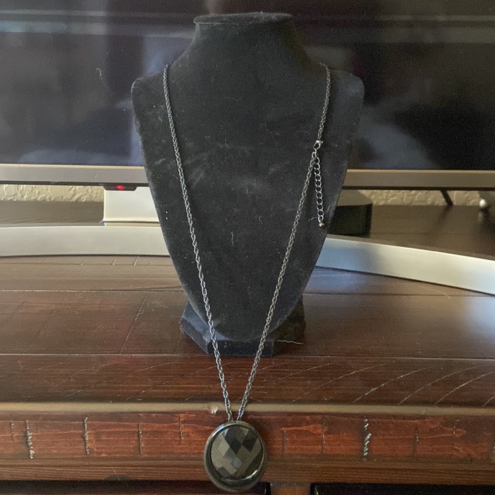 Express black pendant necklace